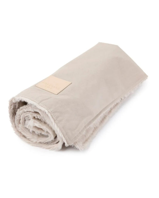 Fuzzyard life reversible blanket - sandstone